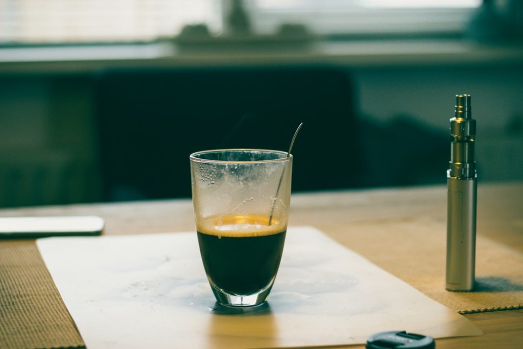 « Au magasin, avec ce bon p'tit logiciel de caisse, on aura p'têt même un peu plus de temps pour se prendre un p'tit café ! »
