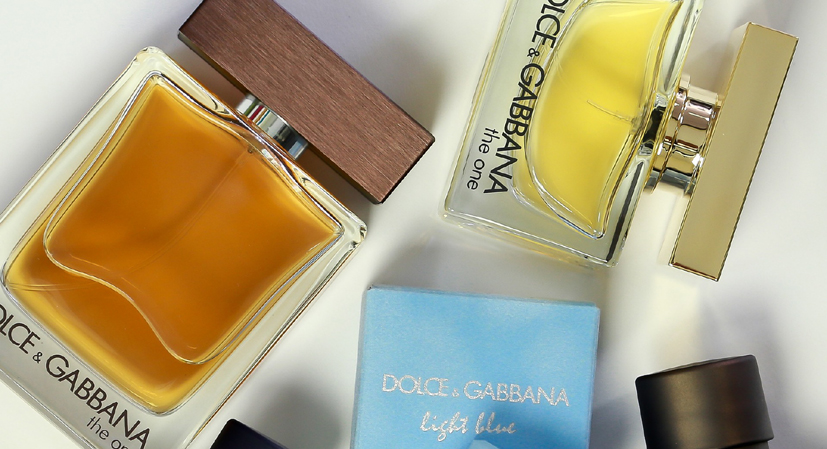 Trois parfums de marque peut-être vendus grâce à un bon logiciel de caisse.